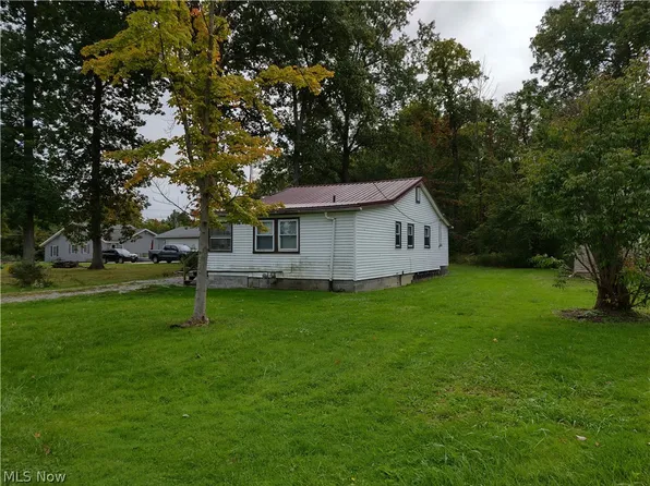 17761 Scott St, Lake Milton, OH 44429