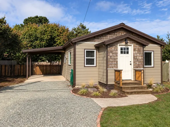 840 Chicago Ave SE, Bandon, OR 97411