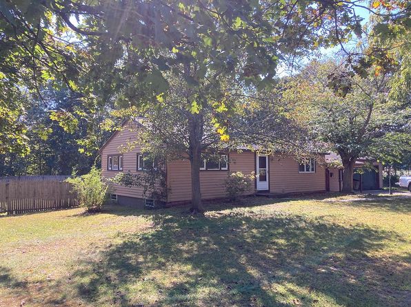 22 Bushnell Ave