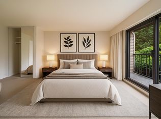 1385 Draycott Rd #320, North Vancouver, BC V7J3K9