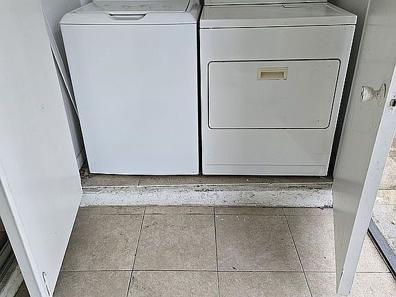 2nd image of 219 Palmetto Ct #219
