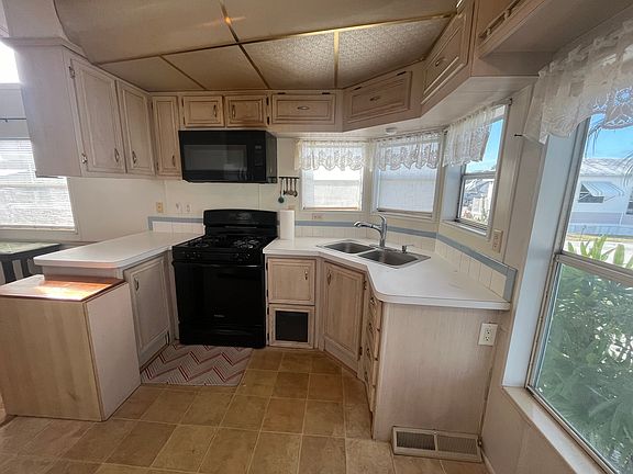 2nd image of 11911 66th St #214