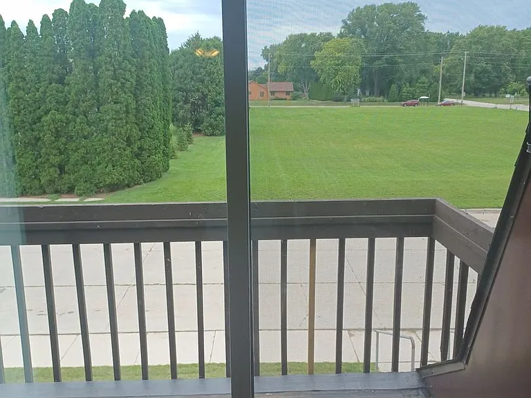 1025 Willow Ave — Photo 12