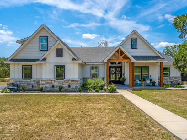 240 Eaglerock, Poteet, TX 78065