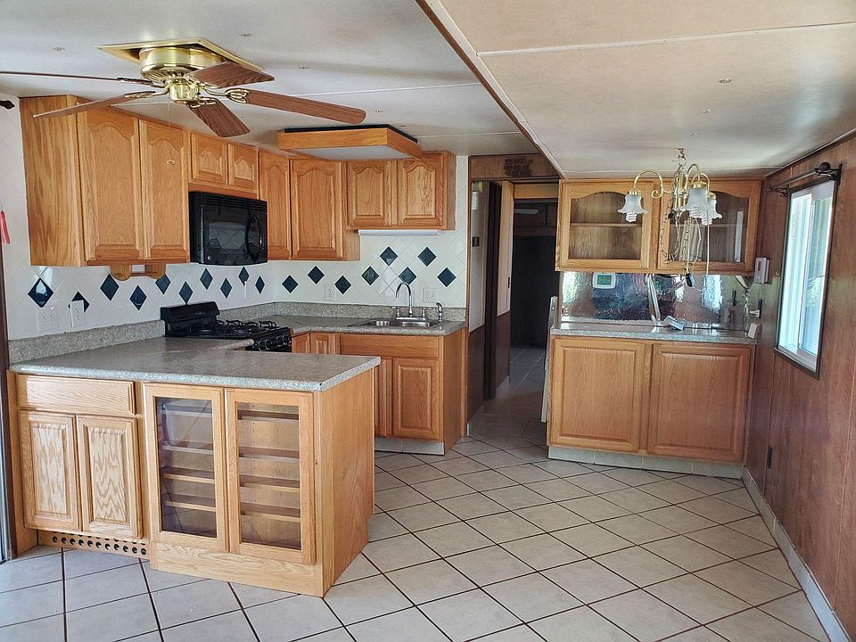 Kitchen and small dining room area.