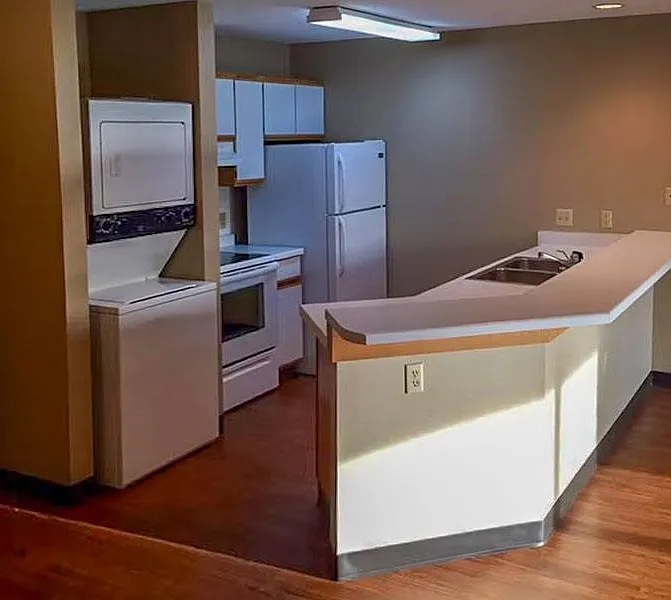 RIVERS EDGE RESIDENCES — Photo 3