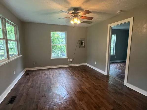 1134 N Brown Ave, Springfield, MO 65802