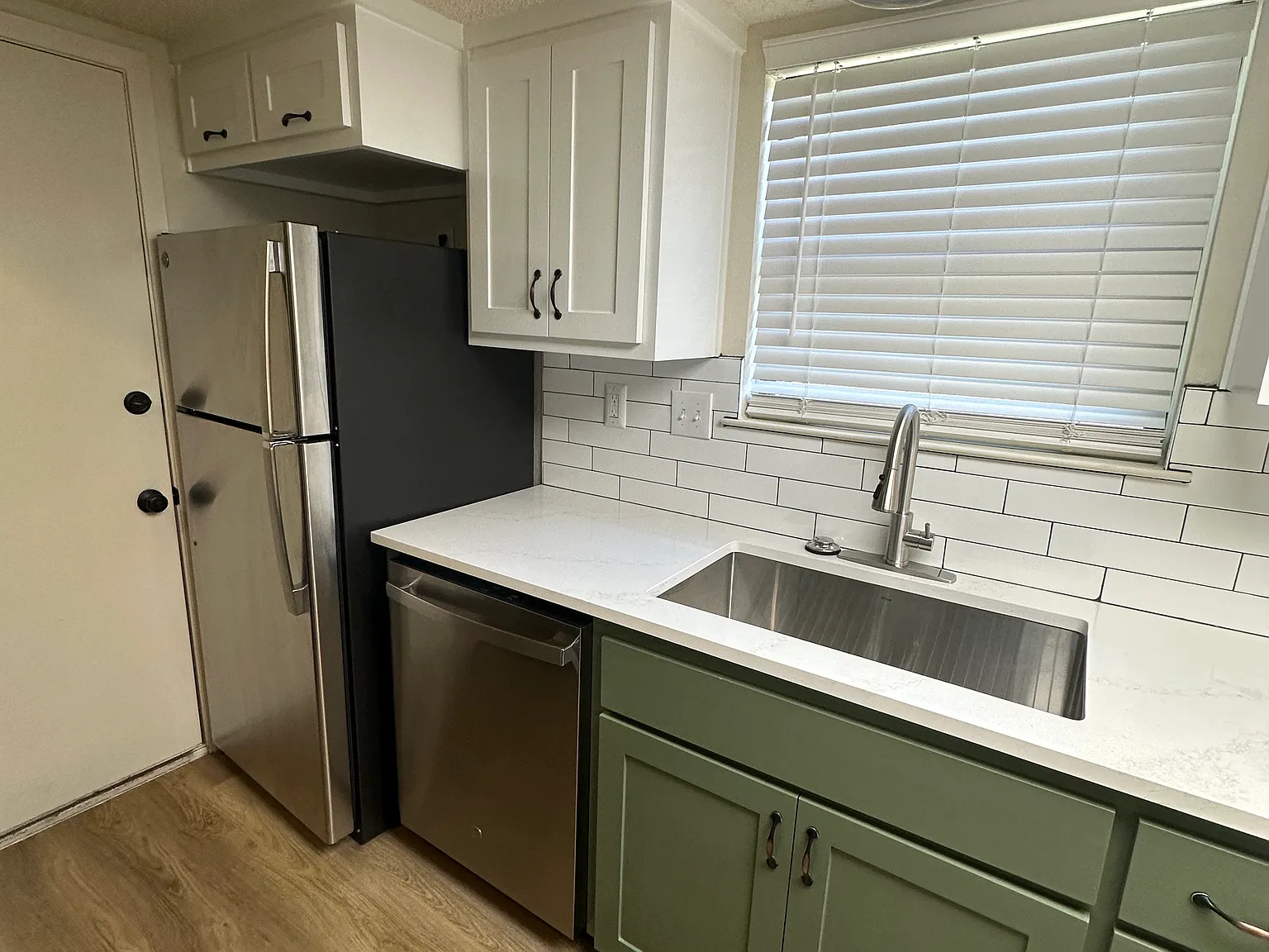 2 bed, 1.5 bath, 1088 sqft, $1,300 — Photo 4