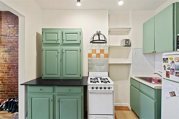 Rented by Douglas Elliman | media 6