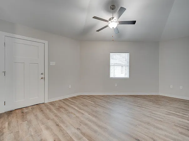 1313 Elm St #1 — Photo 4