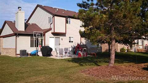 5th image of 46542 Heathmoor Dr