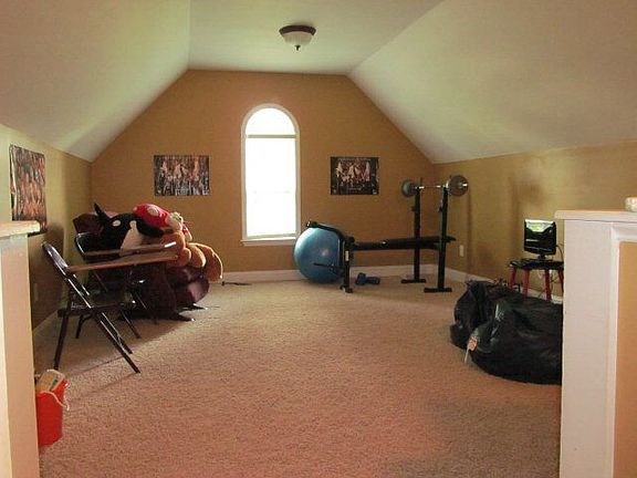 Bonus room upstairs 