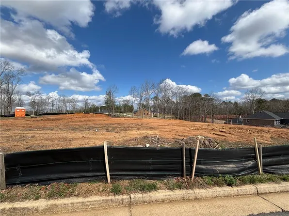 5352 Tuscany Dr, Douglasville, GA 30135