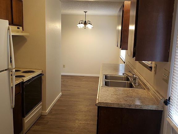 3rd image of 116 Delaware Ave #D