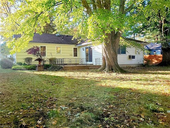 4th image of 8209 Broadmoor Rd