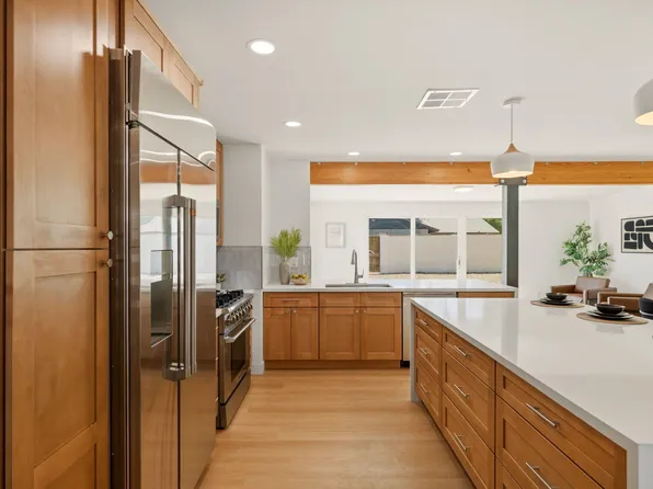 2839 E SIERRA Street, Phoenix, AZ 85028