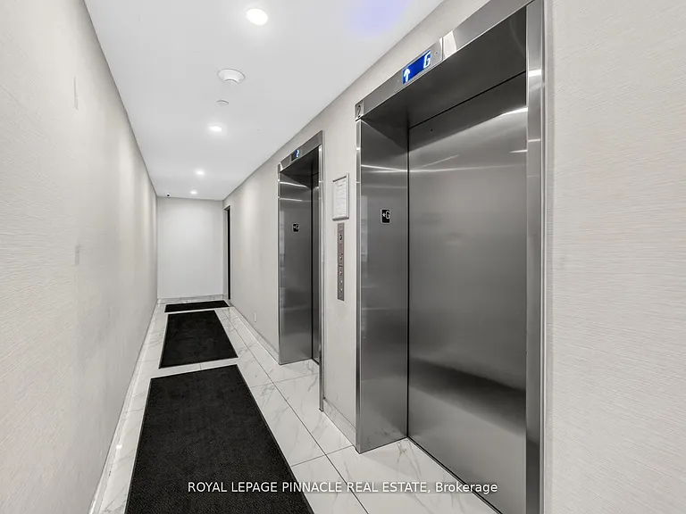 15 Queen St S #2303 — Photo 8