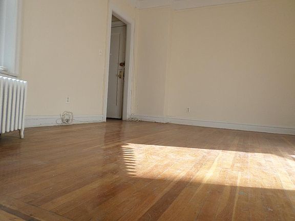 2nd image of 2523 31st Ave #B15