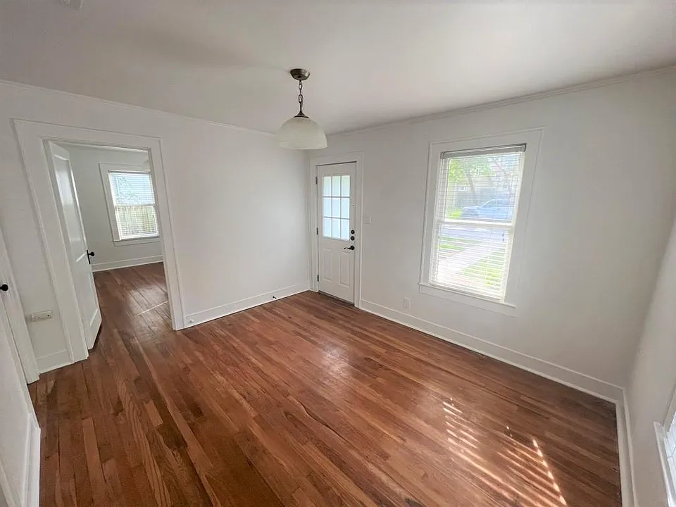 Entry / Dining