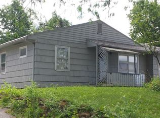 3224 SE Irvingham St, Topeka, KS 66605