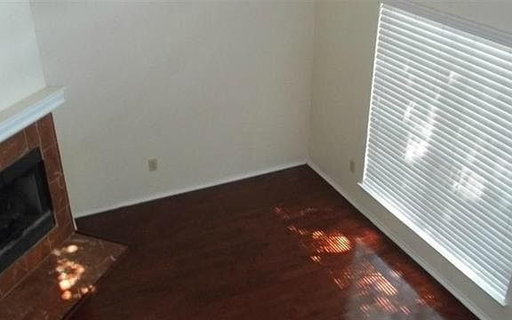 4th image of 436 Leisure Ln