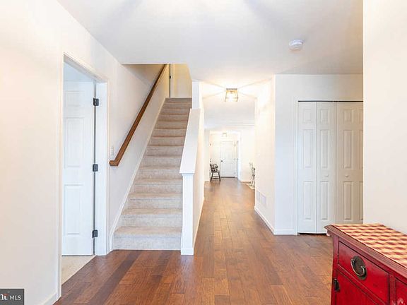 3rd image of 610 Chamberlain St
