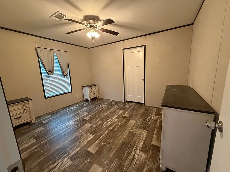 2148 W 28th Ct — Photo 7