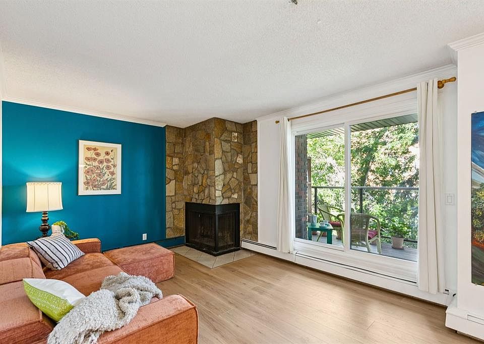 1st image of 354 S 2nd Ave NE #404