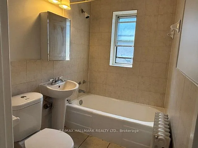 111 Oriole Pkwy #306 — Photo 8