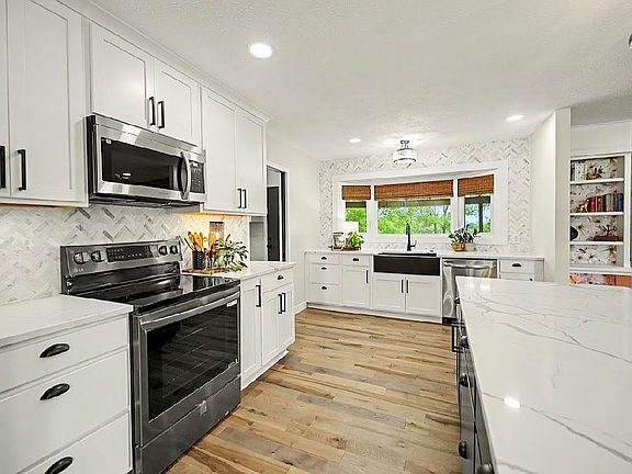 5th image of 2537 Argonne Dr