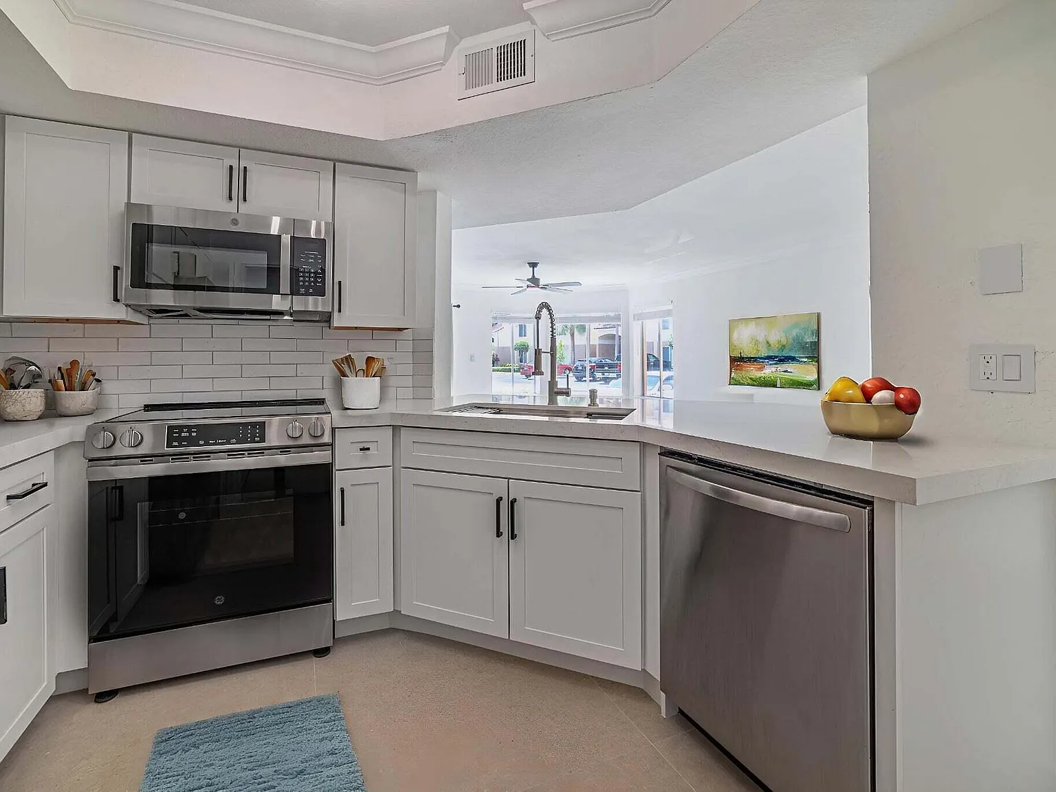 2 bed, 2.0 bath, 1019 sqft, $2,400 — Photo 1