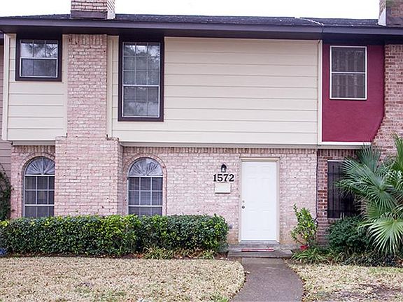 Welcome to 1572 Silverpines Road!