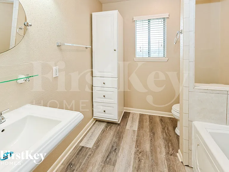 1518 Washington Dr — Photo 14