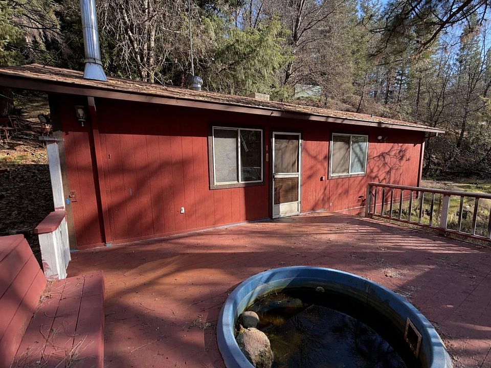 1st image of 979 Dorothy Way
