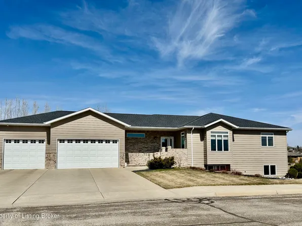 1672 15th Ave W, Dickinson, ND 58601