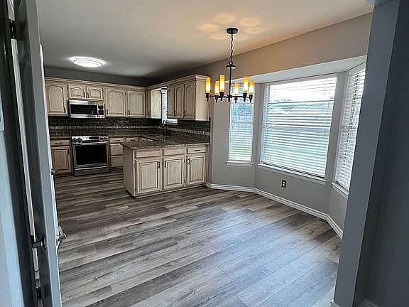 4th image of 5205 Marshfield Ct