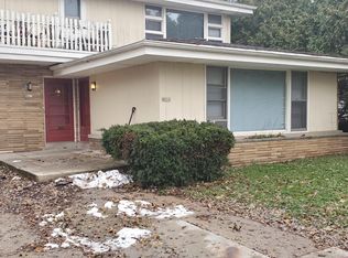 4016 N Larkin St, Shorewood, WI 53211