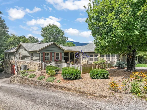 1210 S Main St, Waynesville, NC 28786