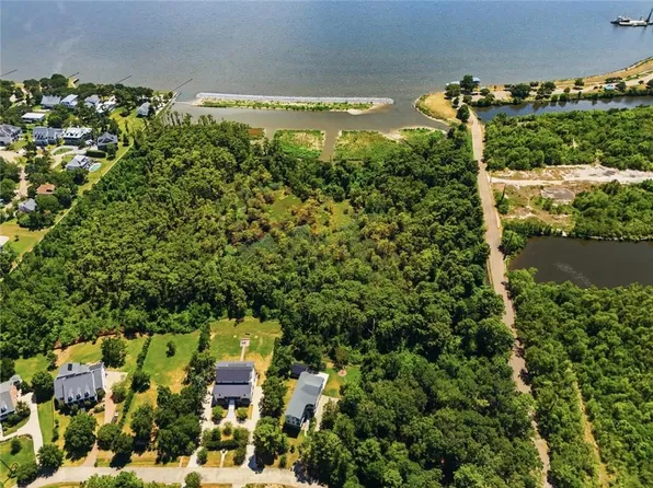 436 W Chase Ct, Mandeville, LA 70448