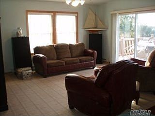 3rd image of 37 Tiana Cir