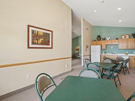 5th image of 103 Star St E APT 6