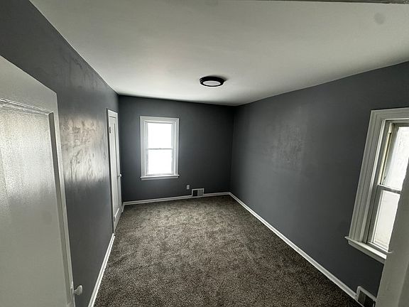3rd image of 2781 S Park Ave #1