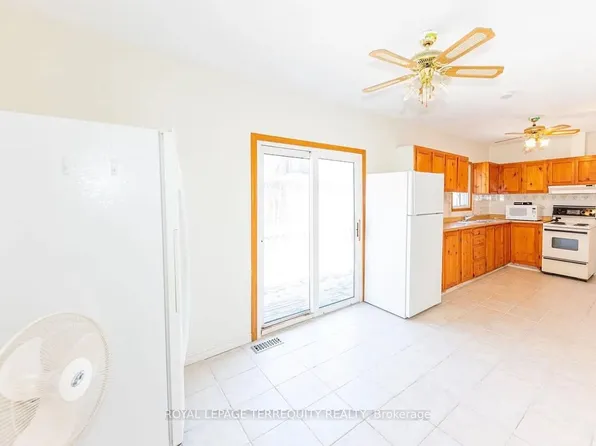 252 Bloor St E, Oshawa, ON L1H 3M6