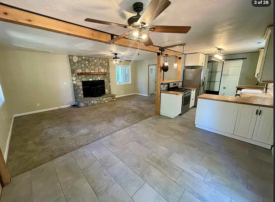 3 bed, 1384 sqft, $2,200 — Photo 2