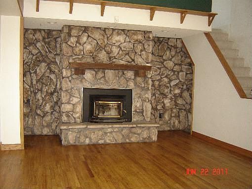 3rd image of 1196 N Leslie Ln