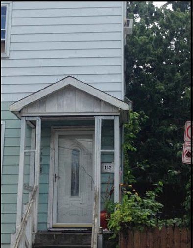 2nd image of 142 Carlisle Ave