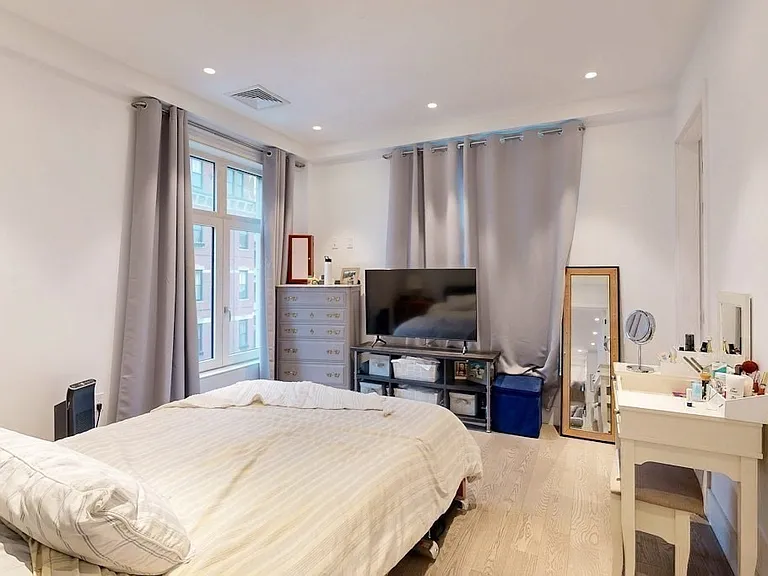 69 Walnut St #6 — Photo 10