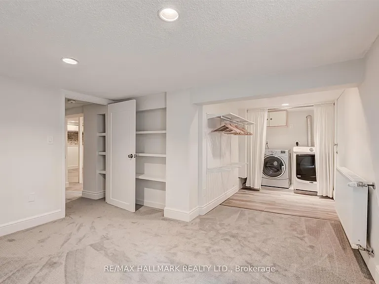 584 Logan Ave — Photo 21