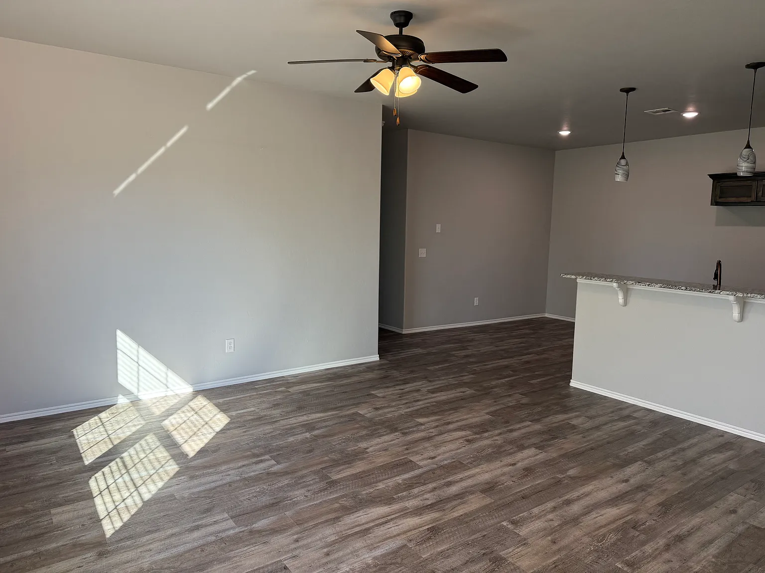 3 bed, 1240 sqft, $1,499 — Photo 2