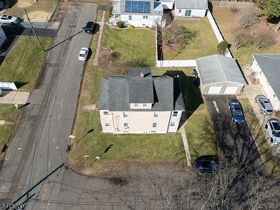 2nd image of 1320 Knopf St